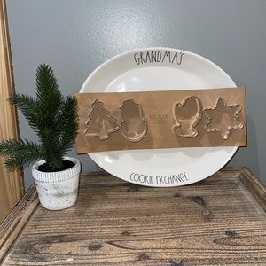 Grandmas Cooking Exchange Plate & Cookie Cutters